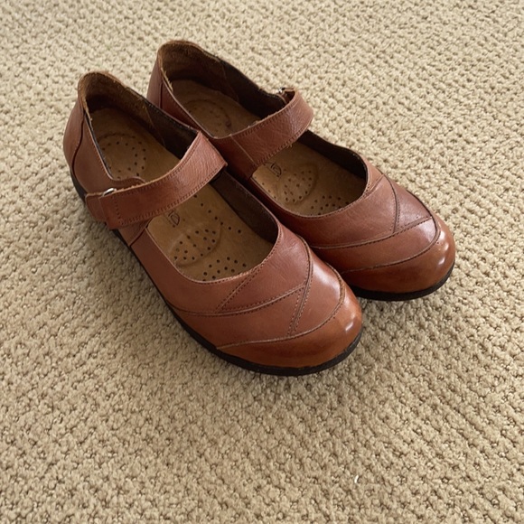 Shoes - Picture 1 of 1